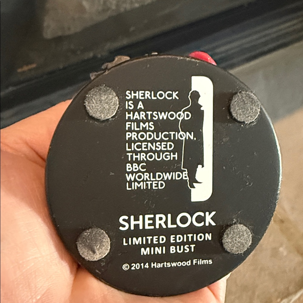 Sherlock Holmes and Watson BBC Busts of Characters - Picture 9 of 15